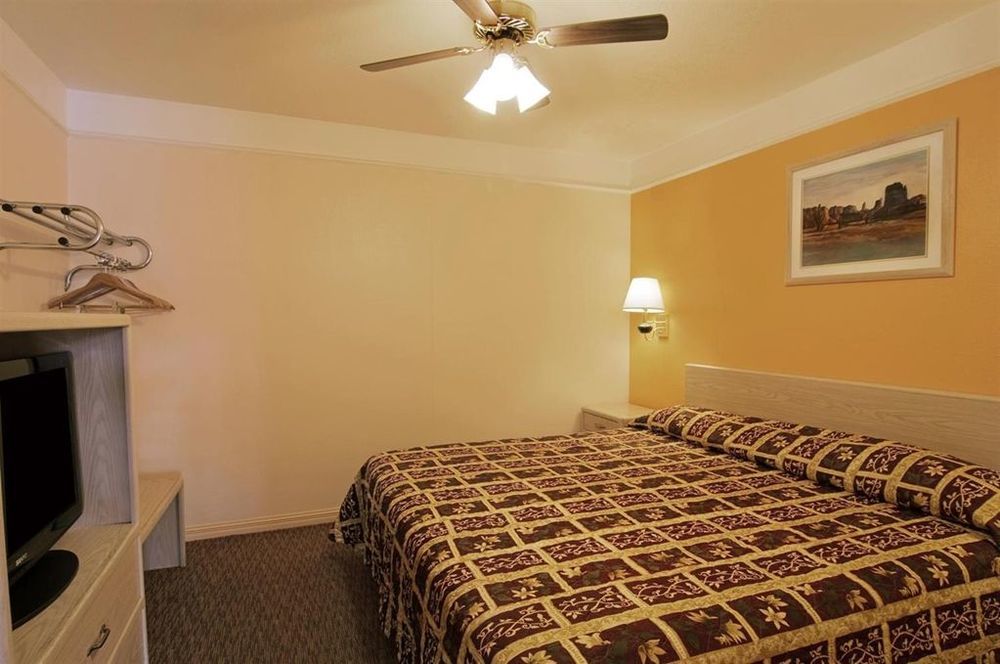 Texas Inn & Suites Pharr/San Juan Room photo