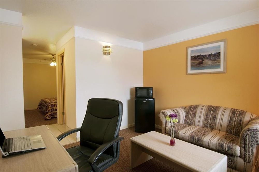 Texas Inn & Suites Pharr/San Juan Room photo