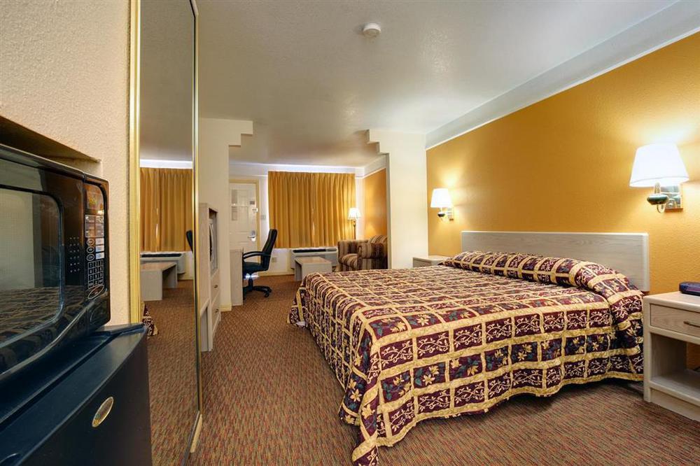 Texas Inn & Suites Pharr/San Juan Room photo