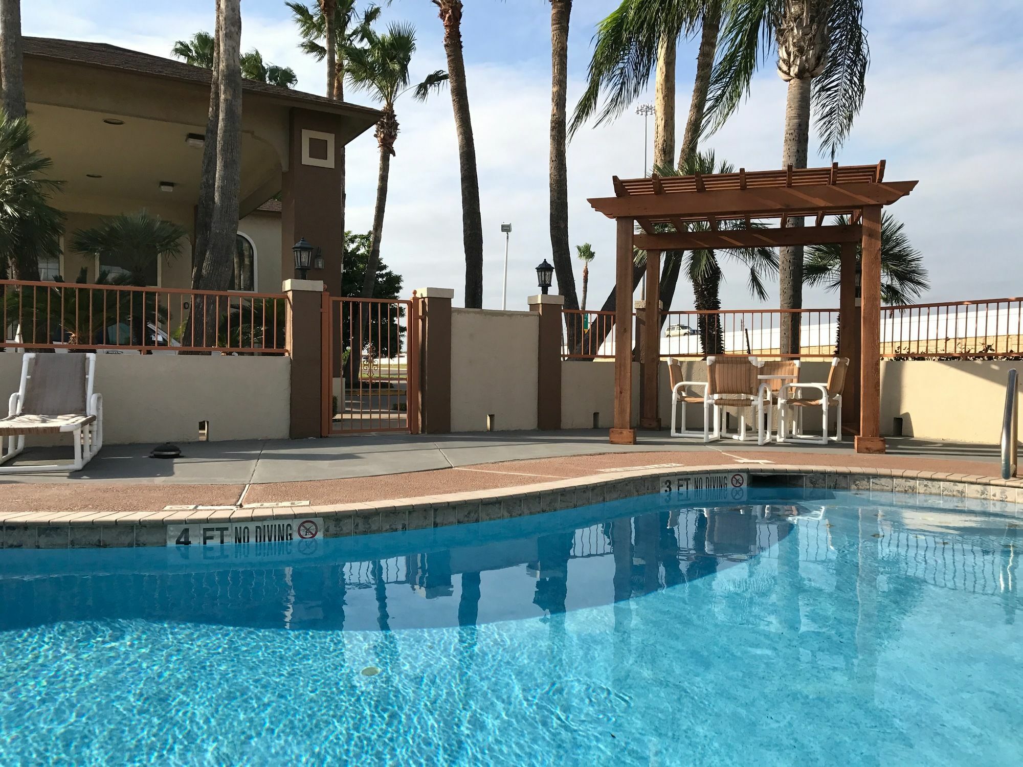 Texas Inn & Suites Pharr/San Juan Exterior photo